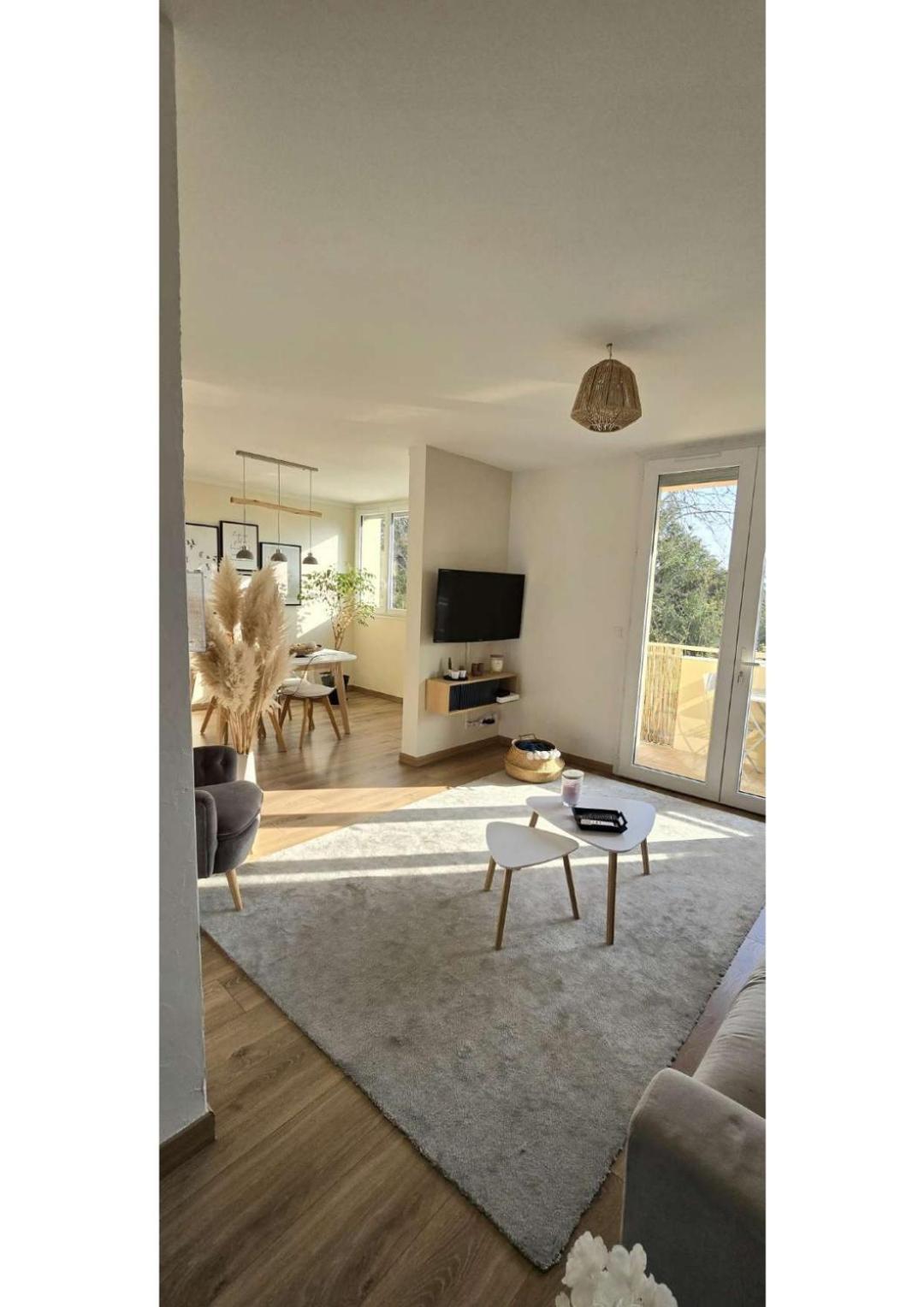 Superbe T3 Cosy, Parking Gratuit + Balcon Apartment Riom Luaran gambar